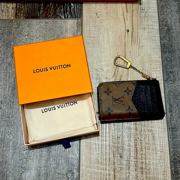 Louis Vuitton Accessories - Louis Vuitton Cardholder monogram , keychain, Authentic